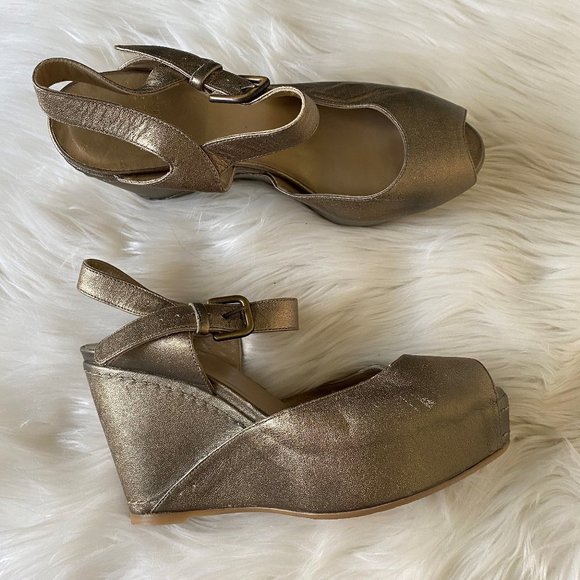 NEW stuart weitzman leather platform peep toe shoe